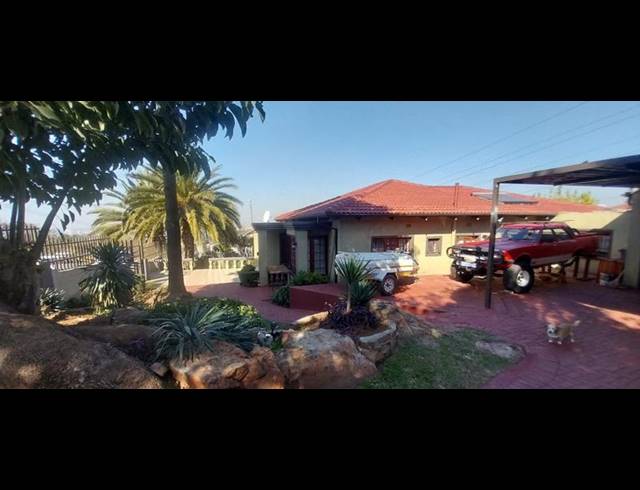 4 BEDROOM HOUSE FOR SALE IN PRIMROSE